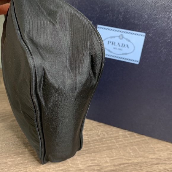 Prada nylon shoulder/handbag and original box - Picture 3 of 8